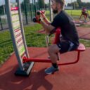 parcours sportif lens biceps curl piston aire de fitness plein air