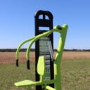 équipement de sport extérieur pour une aire de street workout : multi press