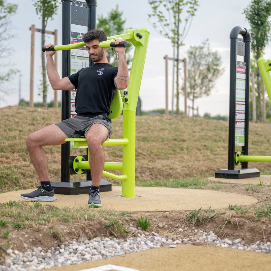 parcours sportif bayonne delt press piston aire de fitness plein air