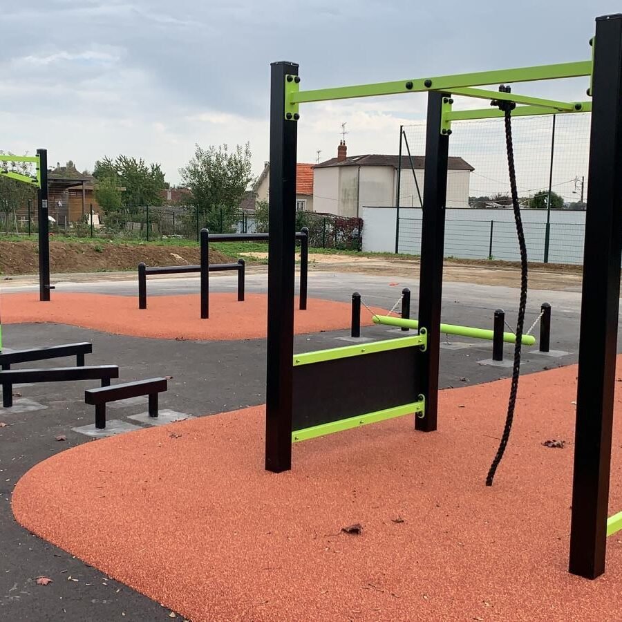 équipement de sport extérieur pour une aire de street workout : balancier corde ninja freetness