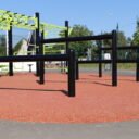 équipement de sport extérieur pour une aire de fitness : poutre dessus dessous freetness du plateau ninja