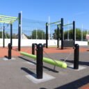 équipement de sport extérieur pour une aire de fitness : poutre mouvante du plateau ninja