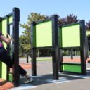 équipement de sport extérieur pour une aire de fitness : triple panneaux du plateau ninja