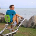 Rameur inox fitness de plein air face à la mer