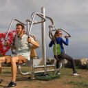 Push Pull inox fitness de plein air deux pratiquants